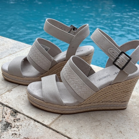 Toms Shoes - Toms Cream Wedge Sandals size 7